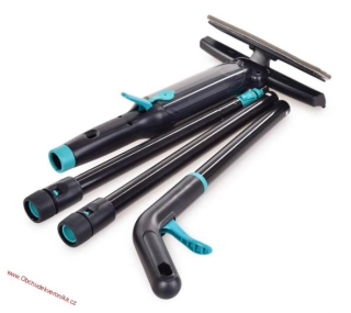 WINDOW & SOLAR 4v1 stěrka s rozprašovačem na vysoká okna a solární panely  - 150 cm