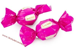 Sorini čokoládový mléčný bonbón s oříškovou náplní fuchsia 1kg