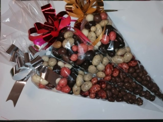 Kornoutek z oříšků + ovoce v čokoládě 550g