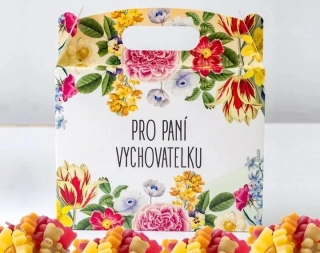 DÁRKOVÝ BOX PRO PANÍ VYCHOVATELKU LUČNÍ KVÍTÍ